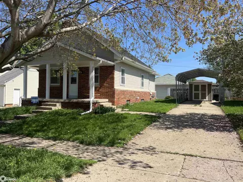 204 W 11th St, Carroll, IA 51401