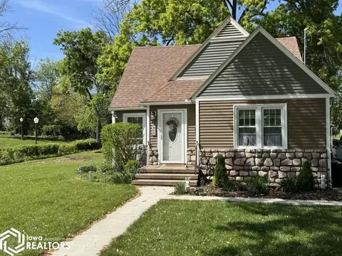 405 E Wall St, Centerville, IA 52544