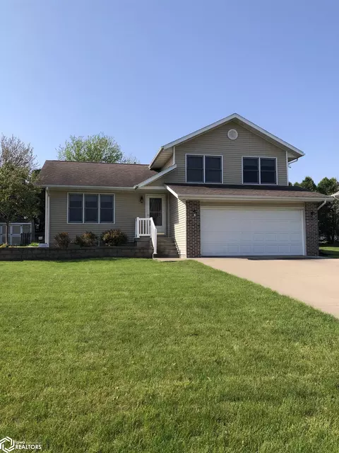 1604 Clay Ct, Oskaloosa, IA 52577