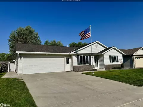 1629 Oakwood Dr, Carroll, IA 51401