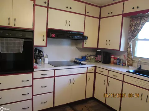 207 E 4th St, Atlantic, IA 50022 photo 3