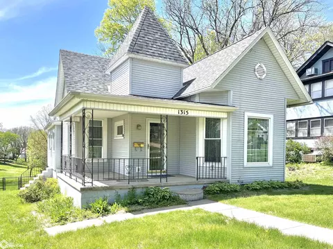 1315 Locust St, Atlantic, IA 50022