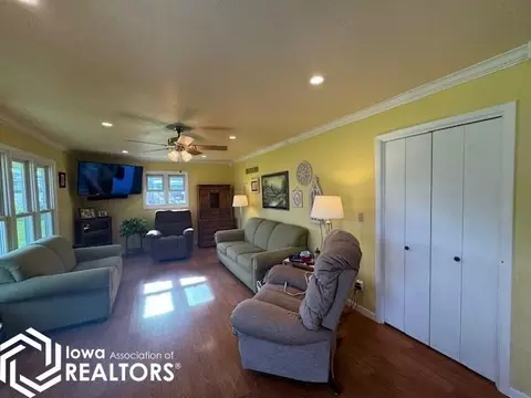 520 E Walnut, Centerville, IA 52544 photo 9