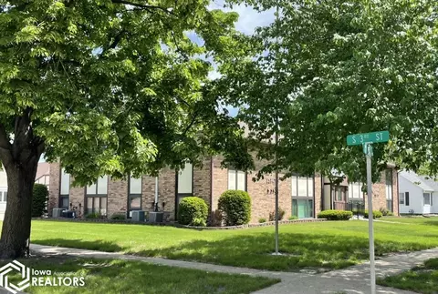 403 2nd Ave E #4, Oskaloosa, IA 52577