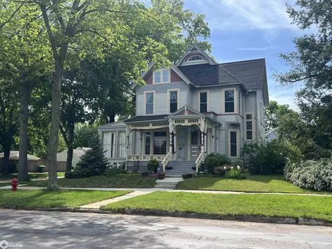 306 S Main St, Fairfield, IA 52556