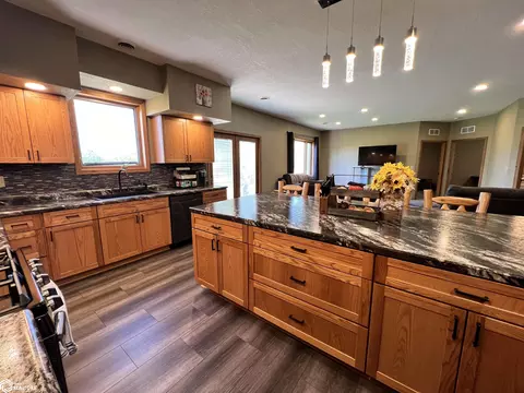 809 NE 7th St, Leon, IA 50144 photo 22