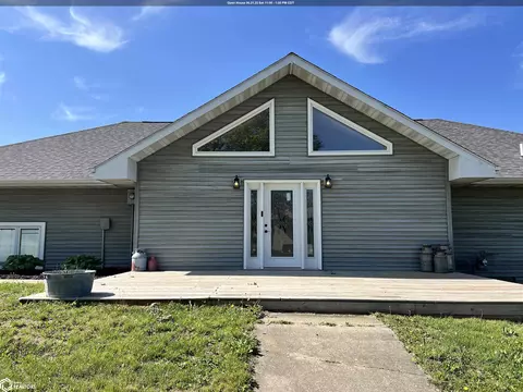 809 NE 7th St, Leon, IA 50144