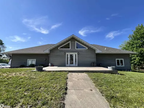 809 NE 7th St, Leon, IA 50144 photo 2