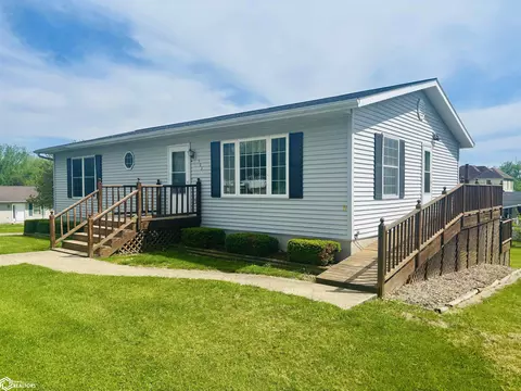 503 6th St, Bonaparte, IA 52620