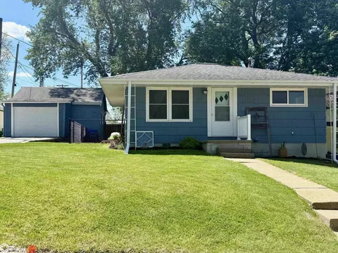 109 W Wool St, Avoca, IA 51521