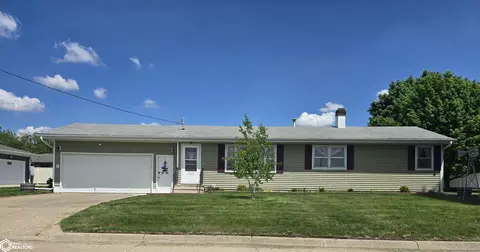 1505 Circle Dr, Vinton, IA 52349
