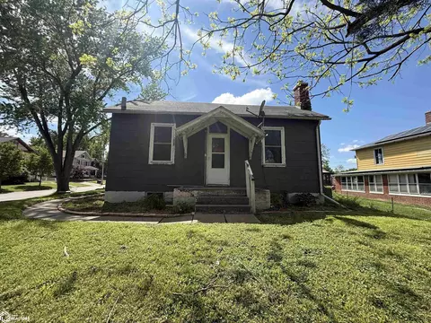 103 N Garfield Ave, Burlington, IA 52601