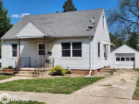722 3rd St SW, Mason City, IA 50401