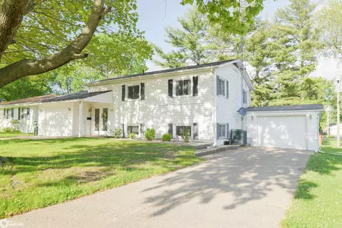 418 Neva Pl, West Burlington, IA 52655