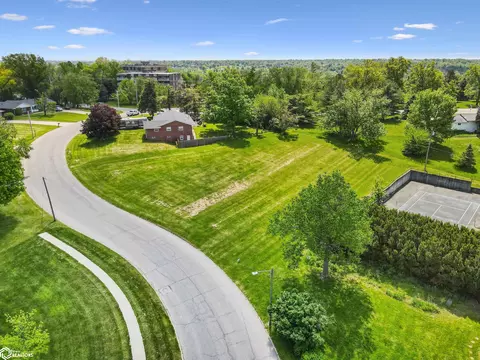 513 Brentwood Rd, Marshalltown, IA 50158