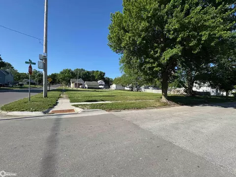 108 N Center 102 W Lowell, Shenandoah, IA 51601