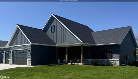 405 5th St SE, State Center, IA 50247