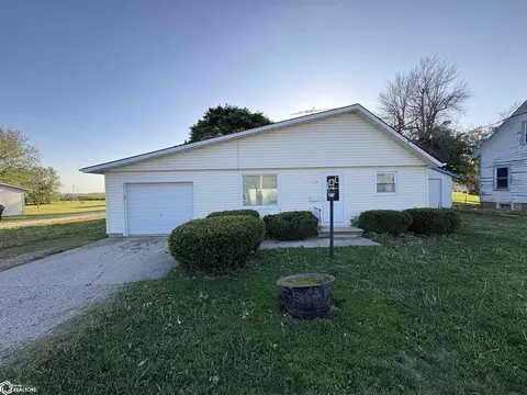 128 S West St, Latimer, IA 50452
