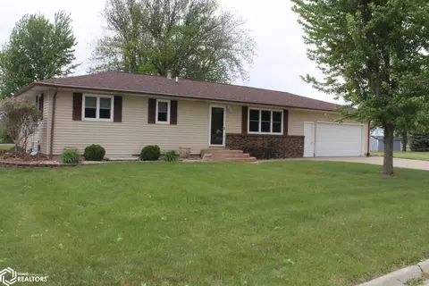 360 Country Club Dr, Garner, IA 50438