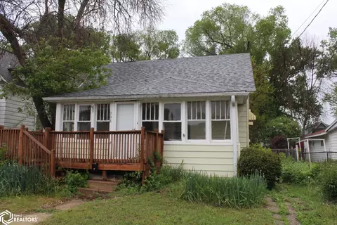 908 6th St SW, Mason City, IA 50401