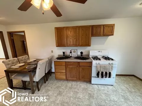 319 E Orch, Centerville, IA 52544 photo 14