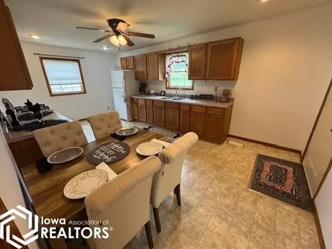 319 E Orch, Centerville, IA 52544 photo 11
