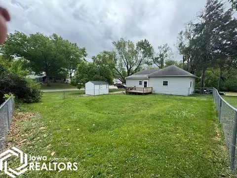 319 E Orch, Centerville, IA 52544 photo 4