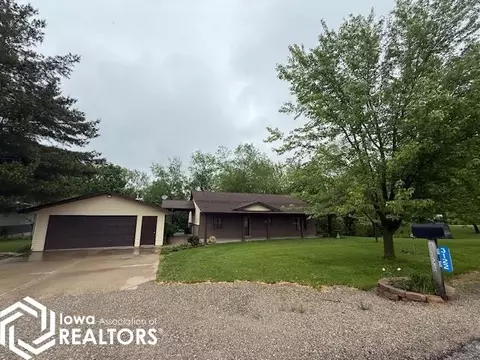 3122 Holiday Ln, Brooklyn, IA 52211