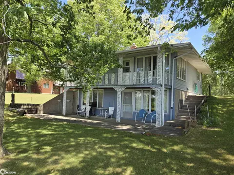 505 N 2nd St, Oquawka, IL 61469