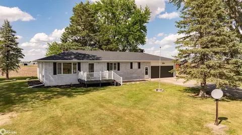 12681 Competine Rd, Hedrick, IA 52563