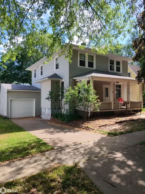 1126 High Ave E, Oskaloosa, IA 52577