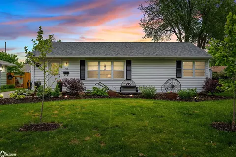 705 15th St, Nevada, IA 50201
