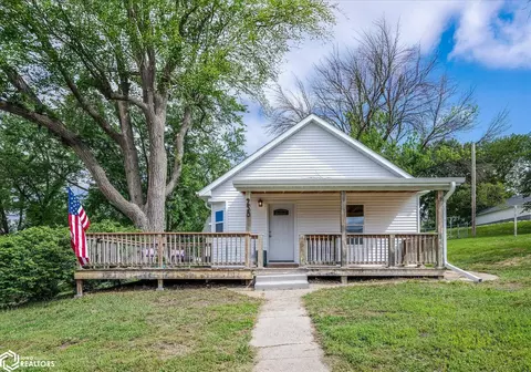258 3rd St, Earling, IA 51530