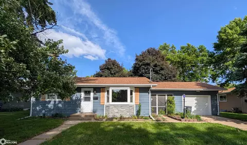 2704 S Central Ave, Burlington, IA 52601