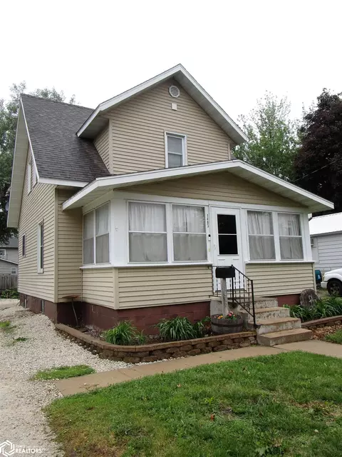 1403 College Ave, Iowa Falls, IA 50126