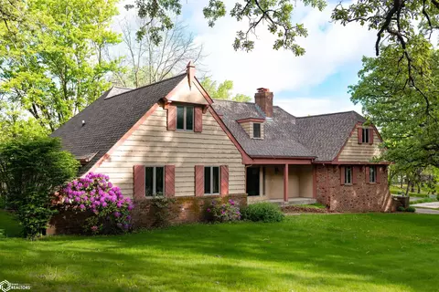 2391 Maple Ridge Dr, Denison, IA 51442