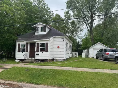 614 W Jackson Ave, Fairfield, IA 52556