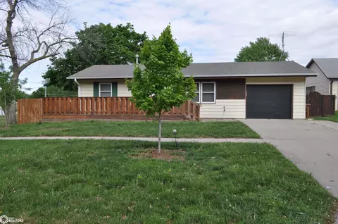 926 N Court St, Carroll, IA 51401