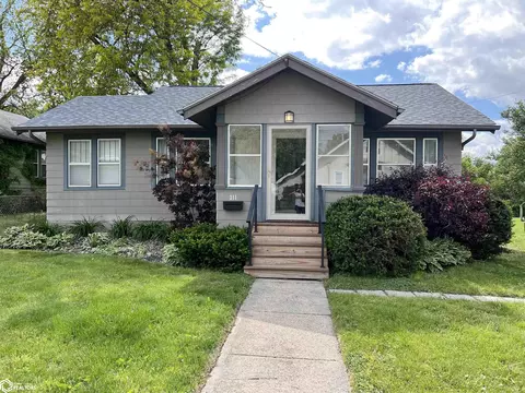 311 W 8th St S, Newton, IA 50208