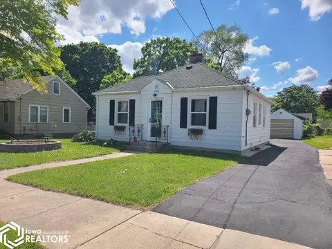 1424 N Hampshire Ave, Mason City, IA 50401