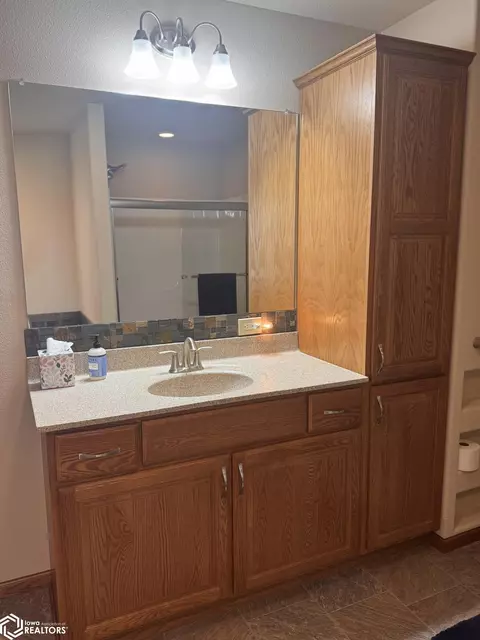 Bath - 1339 110th Ave, Murray, IA 50174 photo 6 of 6