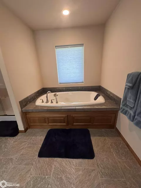 Bath - 1339 110th Ave, Murray, IA 50174 photo 5 of 6