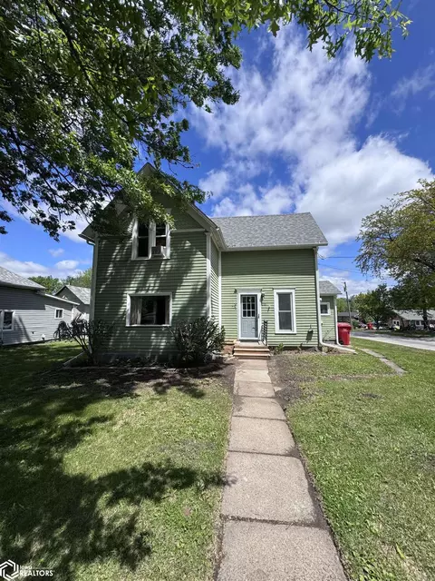 215 E Ames St, Russell, IA 50238
