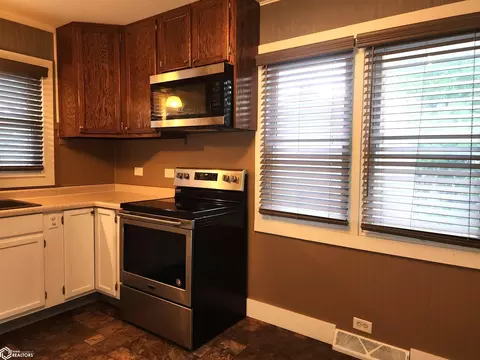 Kitchen - 304 E Jackson St, Corydon, IA 50060 photo 4 of 5