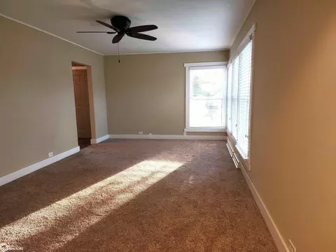 Living - 304 E Jackson St, Corydon, IA 50060 photo 2 of 5