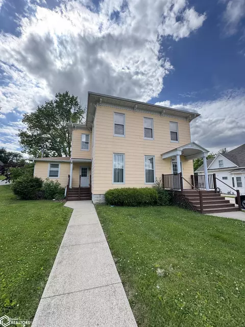 329 S Marshall St, Burlington, IA 52601