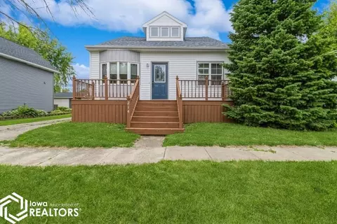 214 S High St, Baxter, IA 50028