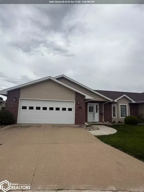 1557 Mason Ln, Burlington, IA 52601