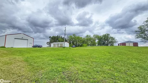 42351 50th Ave, Buffalo Center, IA 50424