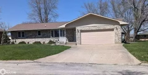 612 Bel Air Dr, West Point, IA 52656